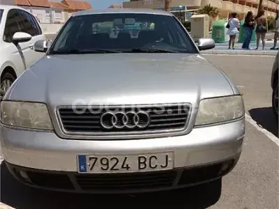 Usado Audi A6 150 CV (110 kW) 2000 Gris / plata Berlina