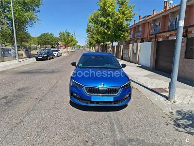 Usado Skoda Scala Sport 150 CV (110 kW) 2022 Azul Utilitario