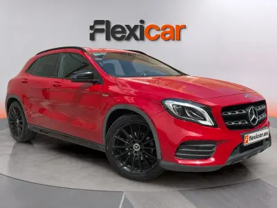 Usado Mercedes GLA180 122 CV (89 kW) 2020 Rojo SUV