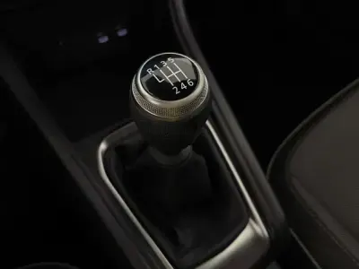 Usado Renault Captur Techno 100 CV (73 kW) 2025 Gris SUV