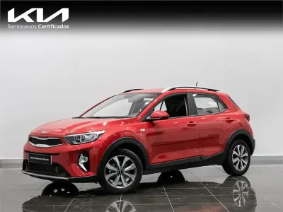 Usado Kia Stonic 101 HP (74 kW) 2024 Vermelho SUV