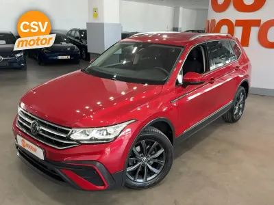 Usado VW Tiguan Life 150 CV (110 kW) 2022 Rojo SUV