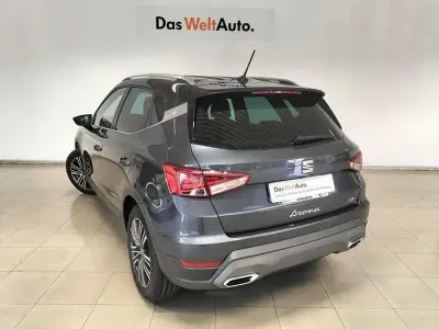 Usado Seat Arona Xperience 115 CV (84 kW) 2025 Gris SUV