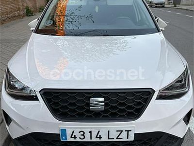 Usado Seat Arona Style 110 CV (80 kW) 2022 Blanco SUV