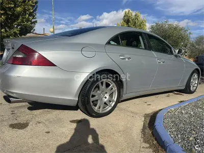 Usado Mercedes CLS320 224 CV (164 kW) 2007 Gris / plata Coupe