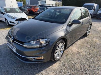 Usado VW Golf VII Business 115 CV (84 kW) 2018 Gris / plata Berlina
