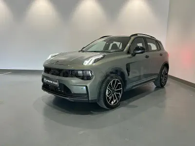 Usado Lynk & Co 01 276 CV (202 kW) 2026 Verde SUV