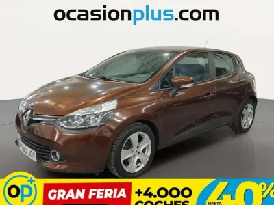 Usado Renault Clio Expression 73 CV (53 kW) 2015 Marrón Utilitario