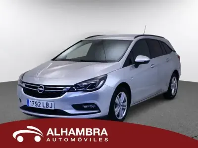 Usado Opel Astra Selective 110 CV (80 kW) 2019 Gris