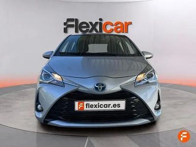 Usado Toyota Yaris Hybrid Advance 100 CV (73 kW) 2019 Gris