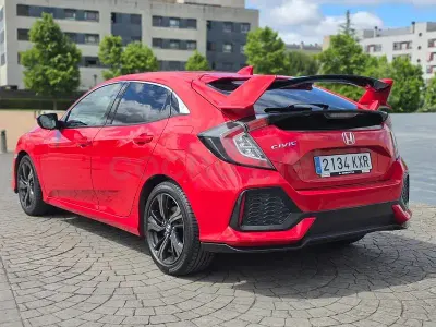 Usado Honda Civic Executive 129 CV (94 kW) 2019 Rojo Berlina