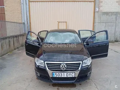 Usado VW Passat Trendline 140 CV (102 kW) 2006 Negro Berlina