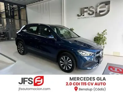 Usado Mercedes GLA200 116 CV (85 kW) 2022 Azul SUV
