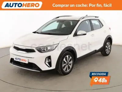 Usado Kia Stonic 84 CV (61 kW) 2022 Blanco SUV