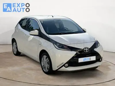 Usado Toyota Aygo X-cite 69 CV (50 kW) 2016 Blanco Utilitario