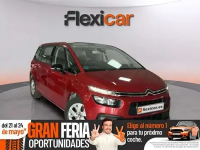 Używany Citroën C4 PureTech 131 KM (96 kW) 2021 Czerwony Minivan
