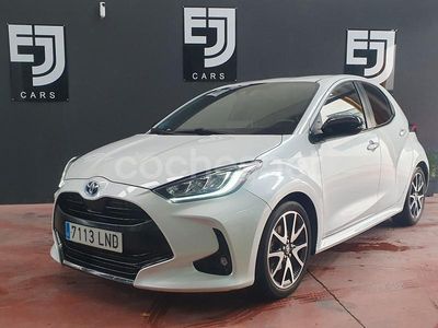 Usado Toyota Yaris Hybrid Style 116 CV (85 kW) 2021 Blanco Berlina