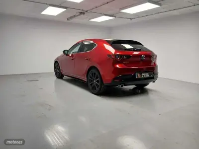 Usado Mazda 3 Homura-Line 140 CV (102 kW) 2025 Rojo Berlina