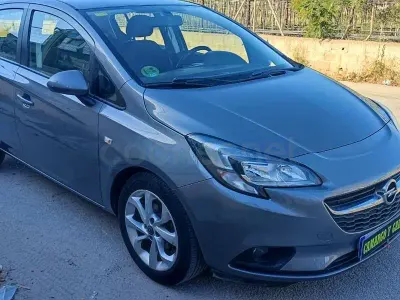 Usado Opel Corsa Excellence 90 CV (66 kW) 2015 Gris / plata Utilitario