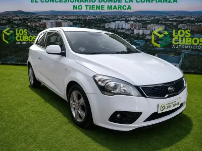 Usado Kia ProCeed 90 CV (66 kW) 2011 Blanco Utilitario