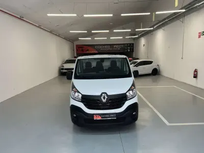 Usado Renault Trafic 120 CV (88 kW) 2018 Blanco Monovolumen