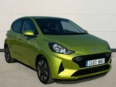 Usado Hyundai i10 67 CV (49 kW) 2024 Verde Utilitario