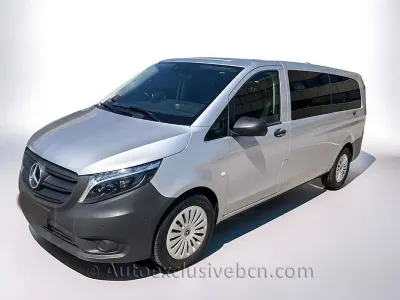 Usado Mercedes Vito 190 CV (139 kW) 2023 Plateado Van