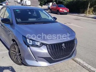 Usado Peugeot 208 Style 100 CV (73 kW) 2022 Gris / plata Utilitario