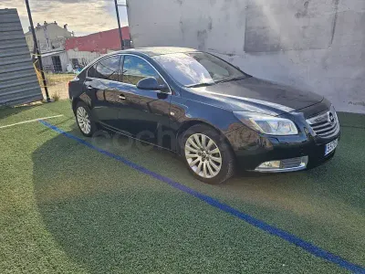 Usado Opel Insignia Cosmo 160 CV (117 kW) 2009 Negro Berlina