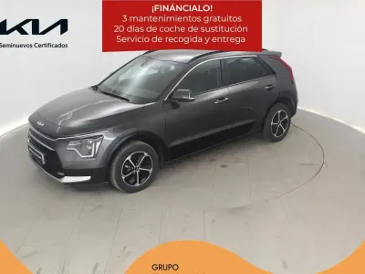 Usado Kia Niro 141 CV (103 kW) 2022 Gris SUV