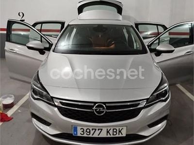 Usado Opel Astra Business 110 CV (80 kW) 2017 Gris / plata Berlina