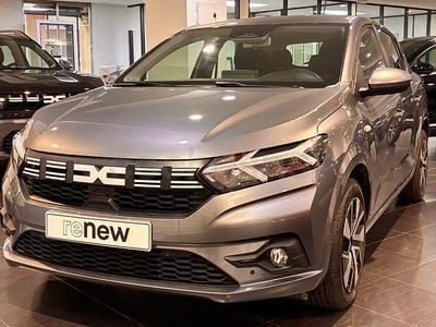 Usado Dacia Sandero Expression 101 CV (74 kW) 2025 Gris / plata Berlina