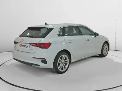 Używany Audi A3 Business 150 KM (110 kW) 2023 Biały Sedan/Limuzyna