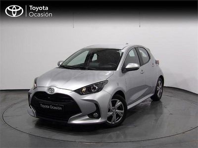 Usado Toyota Yaris Hybrid Active 116 CV (85 kW) 2025 Gris / plata Utilitario