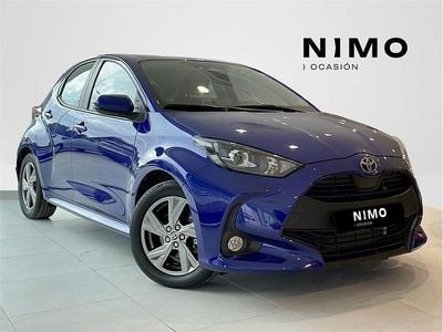 Begagnad Toyota Yaris Hybrid Active 116 HK (85 kW) 2024 Blå Sedan