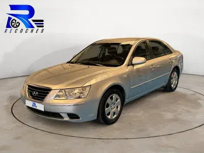 Usado Hyundai Sonata Comfort 140 CV (102 kW) 2009 Gris / plata Berlina