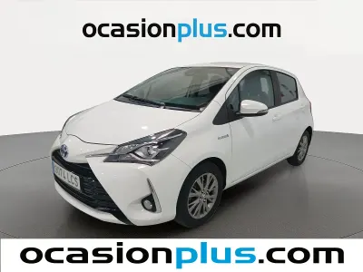 Usado Toyota Yaris Hybrid Active 100 CV (73 kW) 2019 Blanco Utilitario