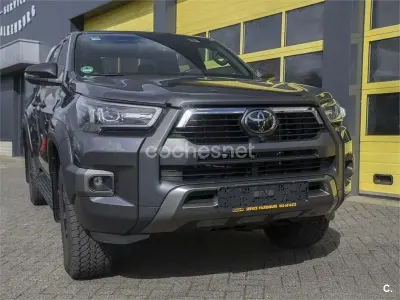 Usado Toyota HiLux 204 CV (150 kW) 2023 Gris / plata Pickup/Camioneta