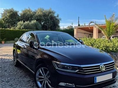 Usado VW Passat Sportline 150 CV (110 kW) 2016 Granate Berlina