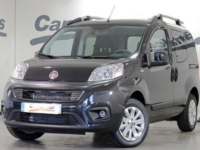 Usado Fiat Qubo Lounge 77 CV (56 kW) 2018 Negro Monovolumen