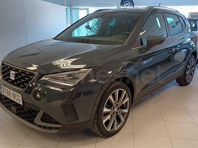 Usado Seat Arona FR 115 CV (84 kW) 2025 Gris / plata SUV