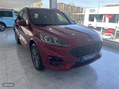 Rojo Usado 2023 Ford Kuga ST-Line SUV | 28.995 € (Precio justo)