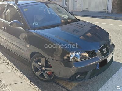 Usado Seat Ibiza Reference 100 CV (73 kW) 2006 Gris / plata Utilitario