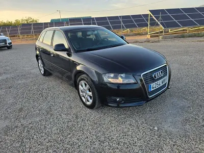 Usado Audi A3 Ambiente 105 CV (77 kW) 2008 Negro Utilitario
