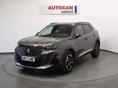 Usado Peugeot 2008 Allure 130 CV (95 kW) 2021 Gris / plata SUV