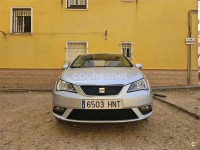 Usado Seat Ibiza Style 105 CV (77 kW) 2013 Gris / plata Berlina