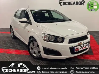 Usado Chevrolet Aveo LS 86 CV (63 kW) 2012 Blanco Berlina