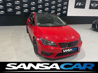Käytetty Seat Leon XCELLENCE 150 HP (110 kW) 2017 Punainen Sedan
