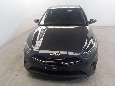 Gris Usado 2024 Kia Ceed Utilitario | 20.000 € (Precio justo)