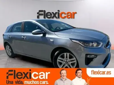 Usado Kia Ceed 136 CV (100 kW) 2021 Gris Utilitario